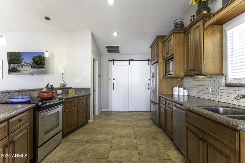 Kitchen c
