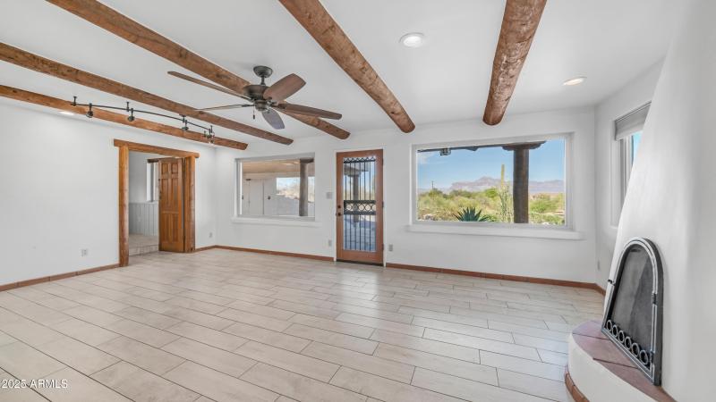 612 N Signal Butte Rd (2)