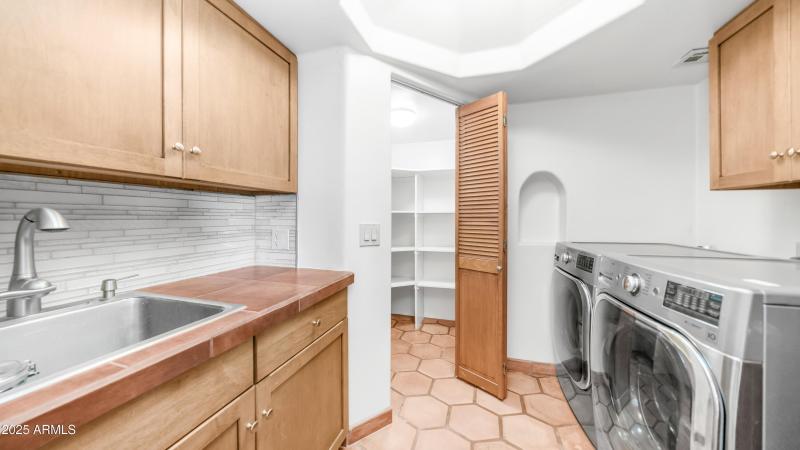 612 N Signal Butte Rd (12)