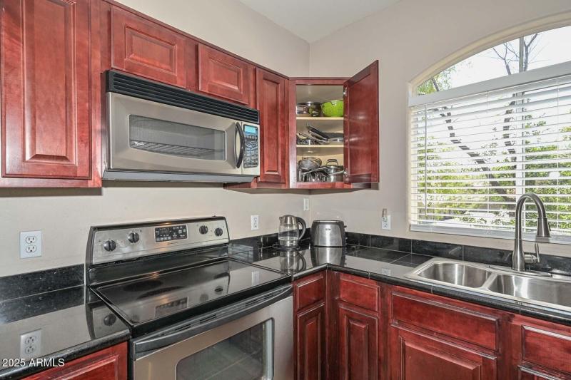 Fully Furnished Kitchen