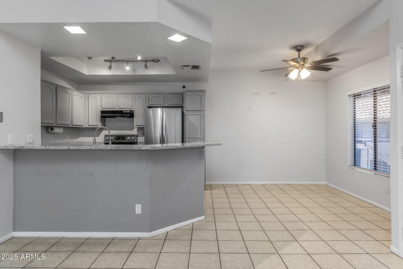 11-web-or-mls-11666 N 28th Dr #295-11