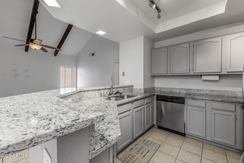 12-web-or-mls-11666 N 28th Dr #295-12