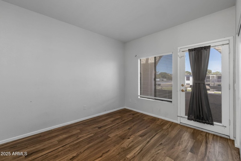 20-web-or-mls-11666 N 28th Dr #295-20