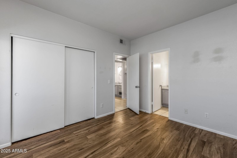 21-web-or-mls-11666 N 28th Dr #295-21