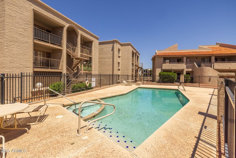 24-web-or-mls-11666 N 28th Dr #295-24