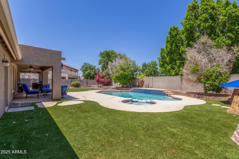 62 Hope backyard