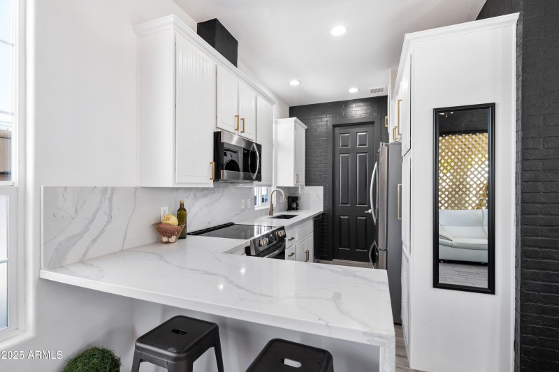 006__201 S Greenfield Rd 215