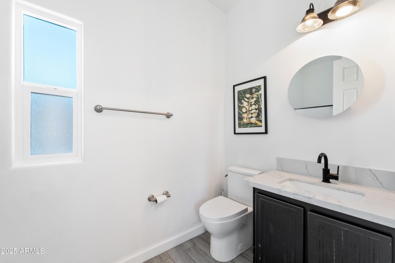 013__201 S Greenfield Rd 215