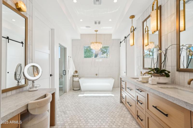 41-print-E Solano Dr-2904-039