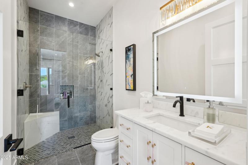 61-print-E Solano Dr-2904-059