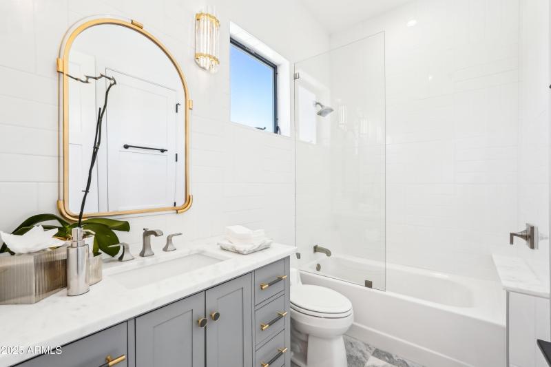 66-print-E Solano Dr-2904-064