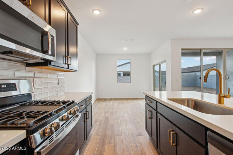 9-web-or-mls-W Old Timer Rd-05042025-009