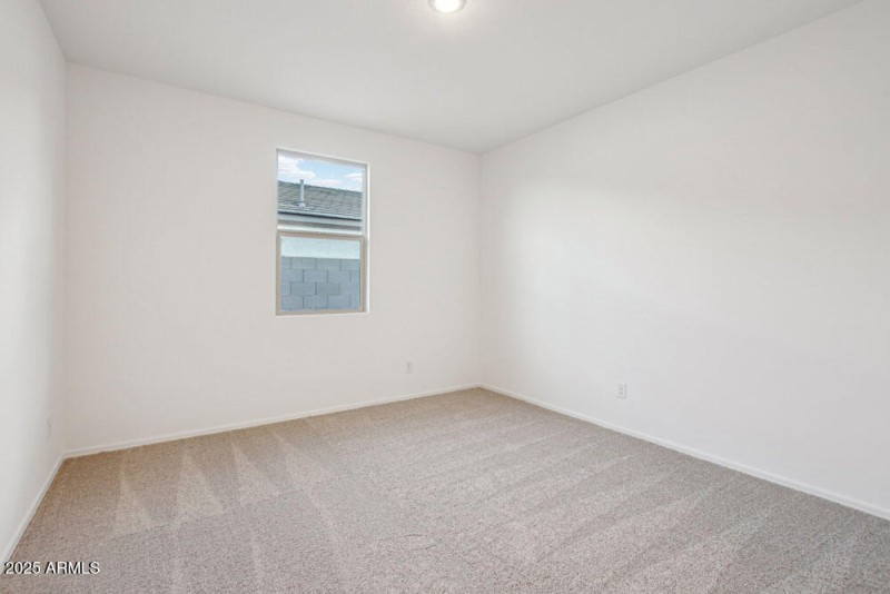 20-web-or-mls-W Old Timer Rd-05042025-02