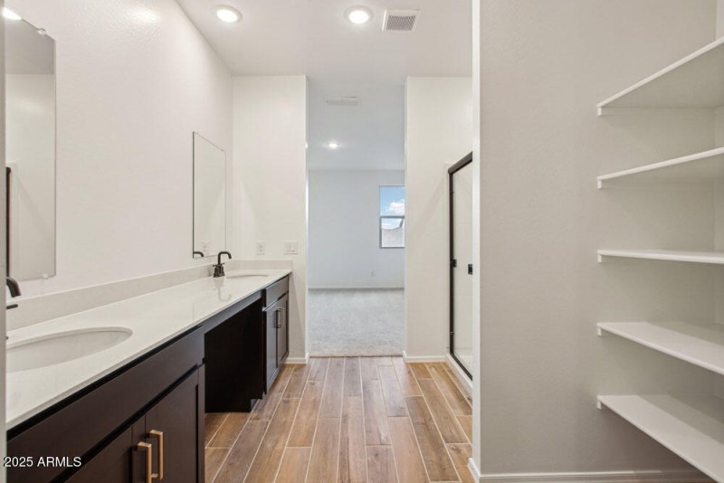 30-web-or-mls-W Old Timer Rd-05042025-03