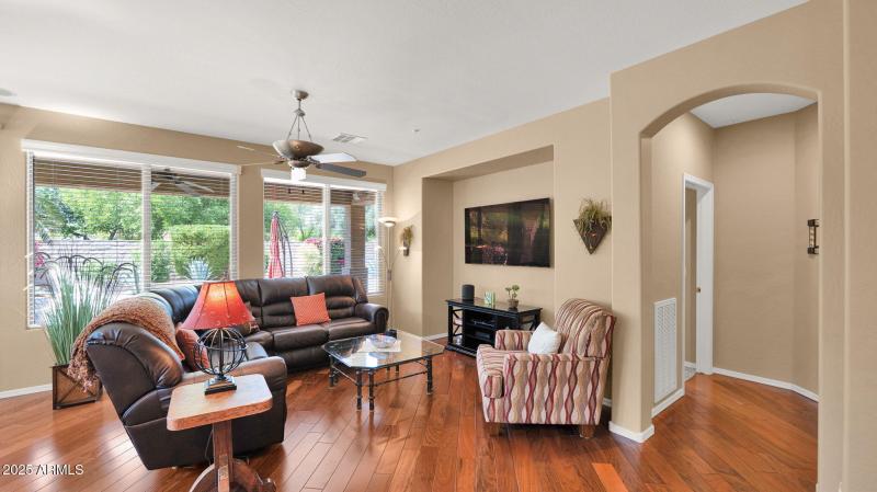 6-web-or-mls-P1321602