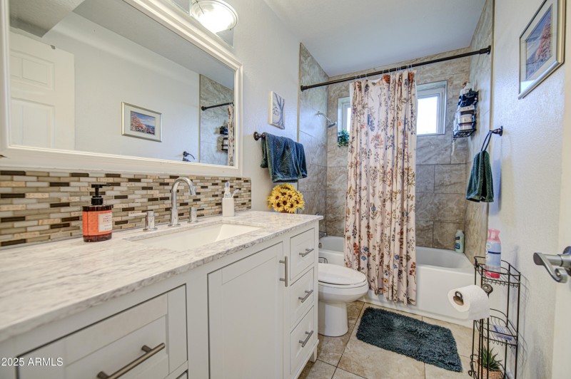 Bathroom 2-pic 1
