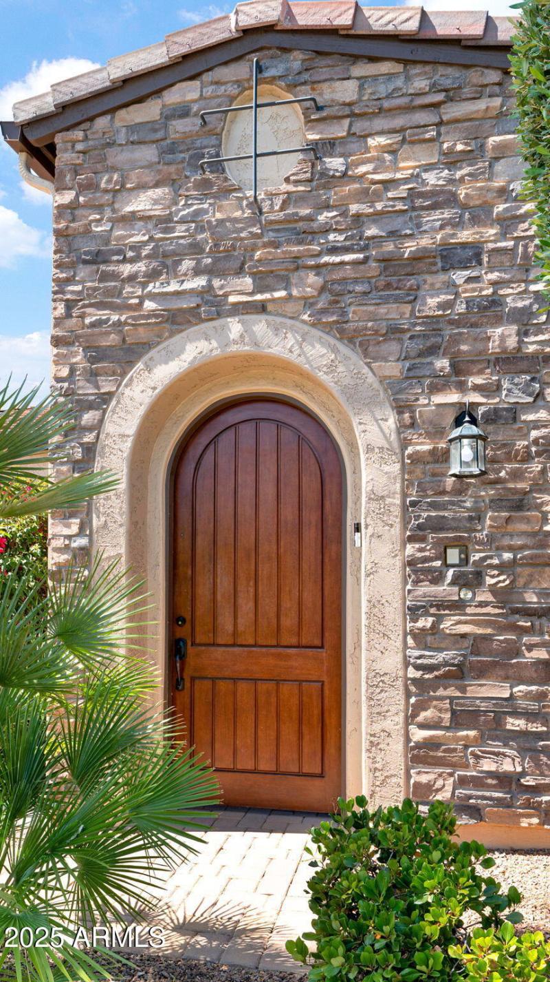 4-web-or-mls-P1321688