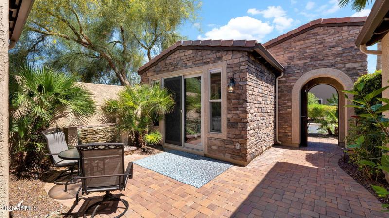 8-web-or-mls-P1321686