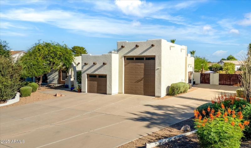 Ample Space for Guests or Hobbies