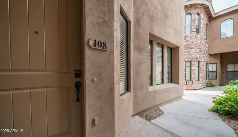 15550 S 5th Ave Unit 108 Exterior Photos