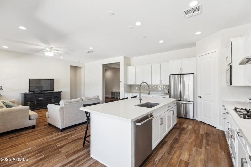 Kitchen / Living Room