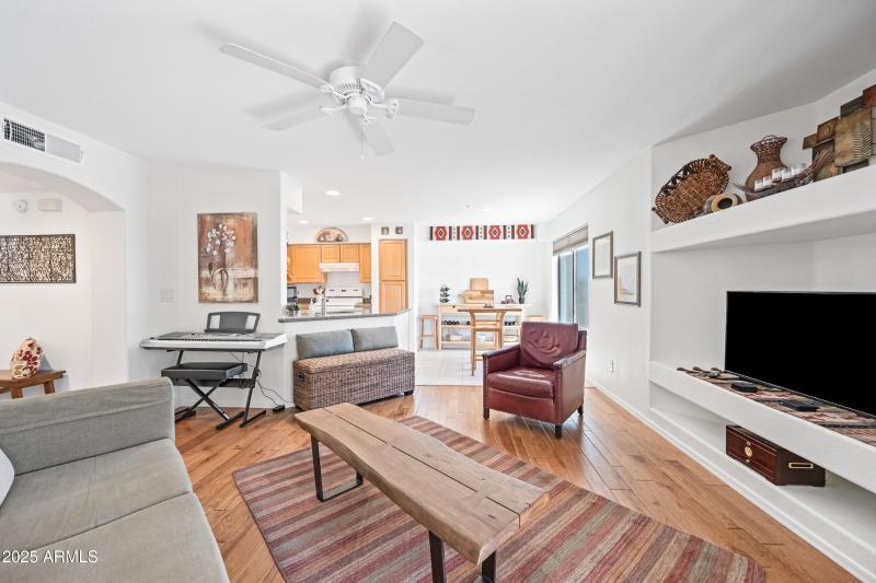 10-16631EELB212-ocupix