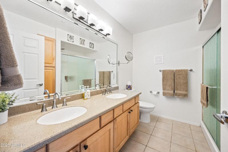 24-16631EELB212-ocupix