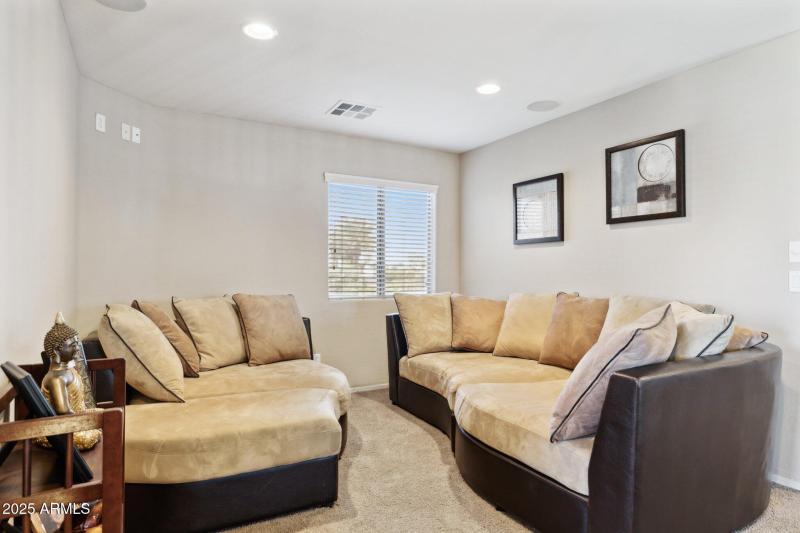 15-web-or-mls-21019-n-sansom-dr