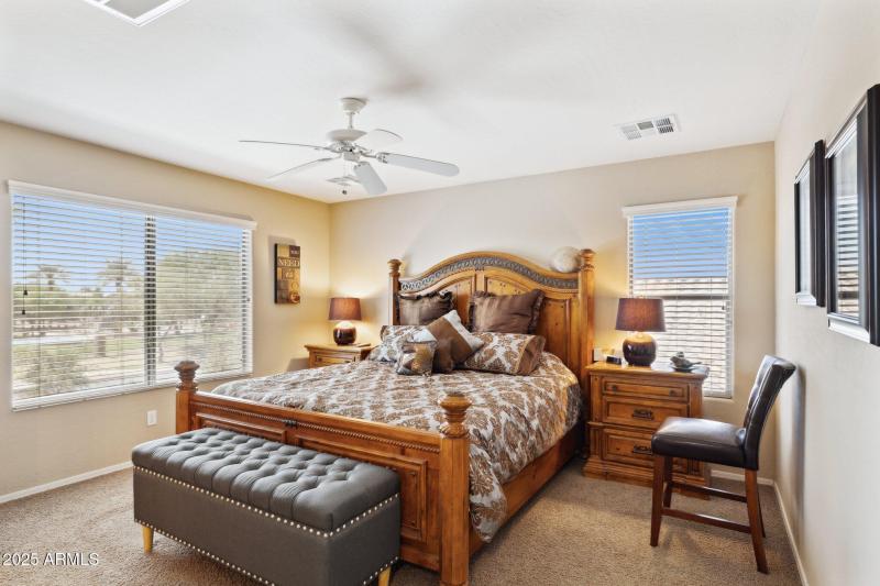 17-web-or-mls-21019-n-sansom-dr