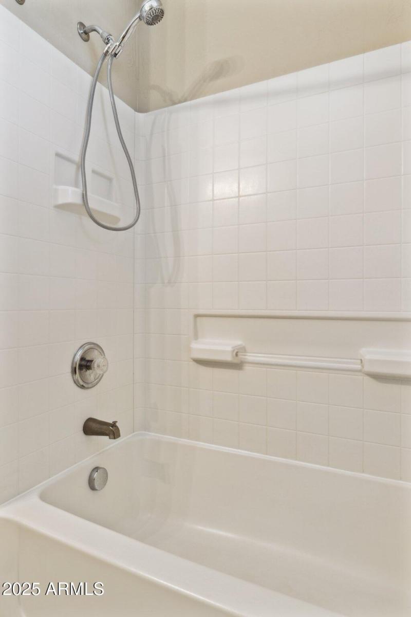 26-web-or-mls-21019-n-sansom-dr