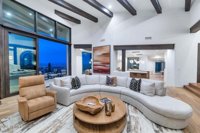 5810 E Cholla Ln-large-016-052-5810 E Ch