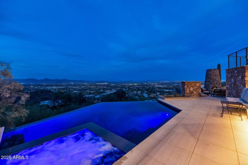 5810 E Cholla Ln-large-059-062-5810 E Ch