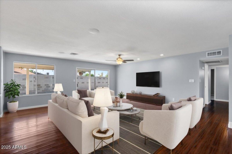 07-Living-Room VS