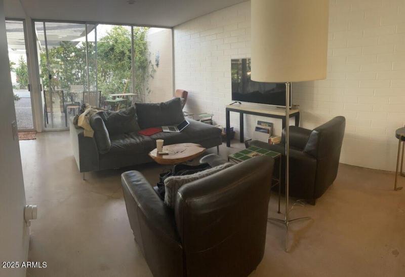 5c5511126a650bd61340ca55a29bdfed5b9ddf10