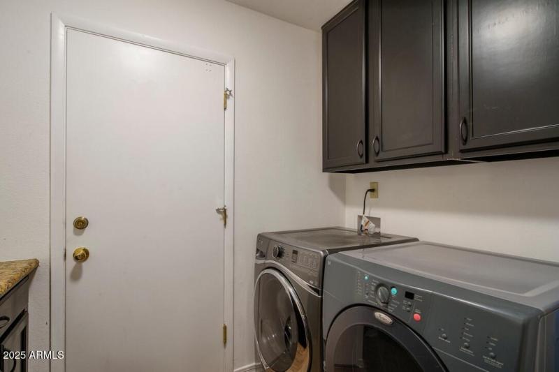 B5571946-B5B8-4DFE-BFC2-13714D568210_1_1