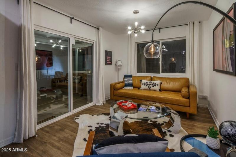 7F3EC65B-C9DD-4EE8-AD63-990A52B620D5_1_1