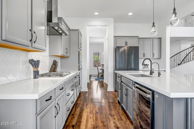 OPEN KITCHEN