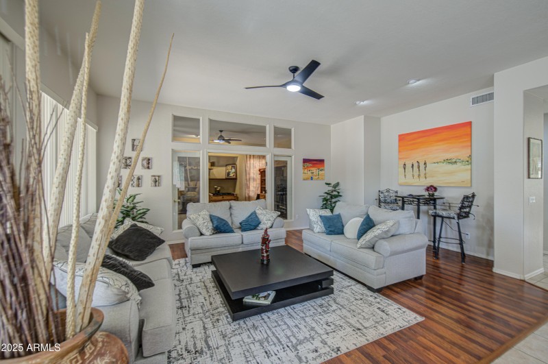 D Family Room 21