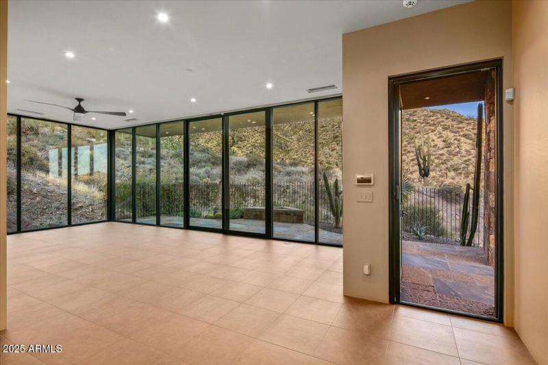 058-Guest House Entry