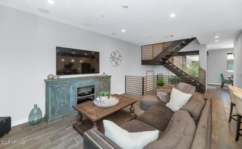 6990 E 6th St-large-008-024-6990 E 6th S