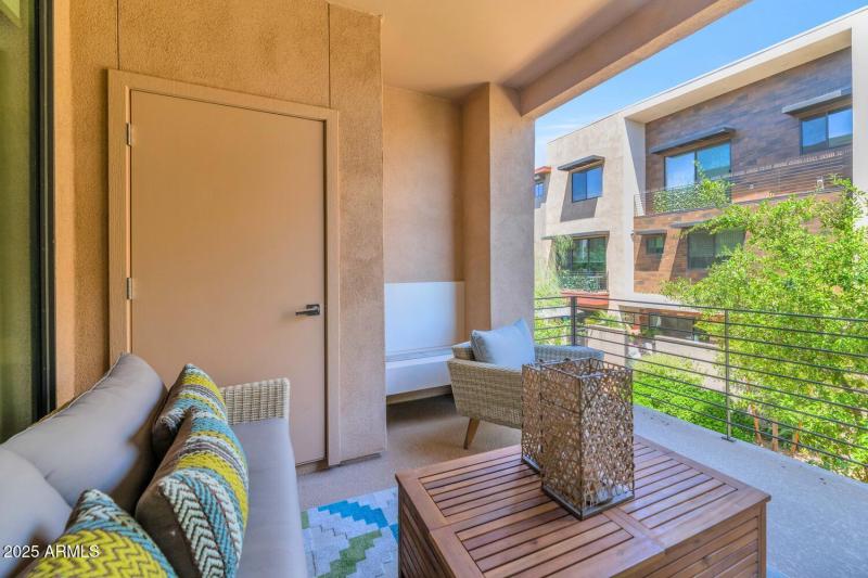 6990 E 6th St-large-017-018-6990 E 6th S