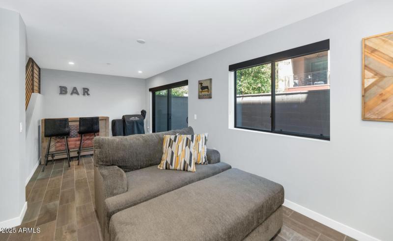 6990 E 6th St-large-022-023-6990 E 6th S