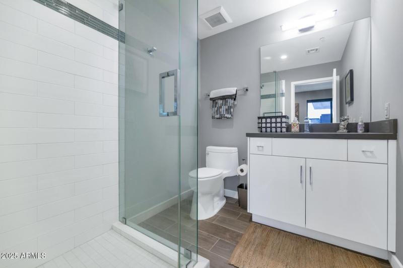 6990 E 6th St-large-024-027-6990 E 6th S