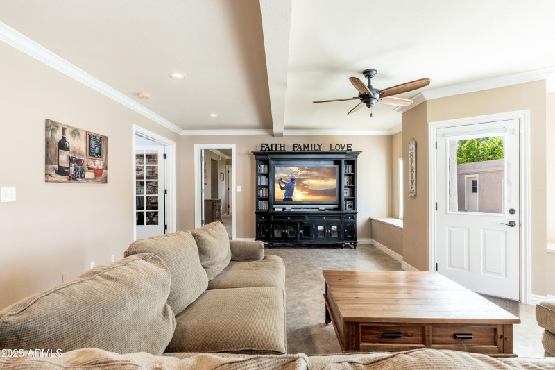 Great/Family room 20' L x 20' W