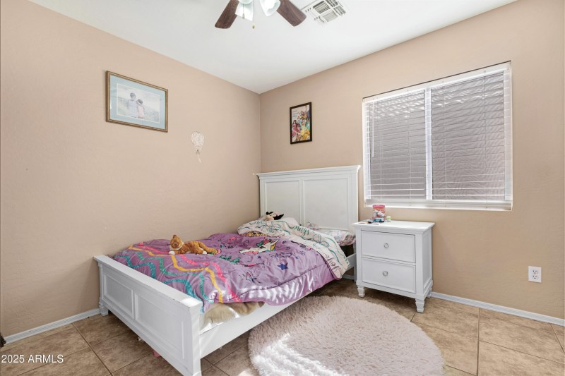 1st Guest Bed 1
