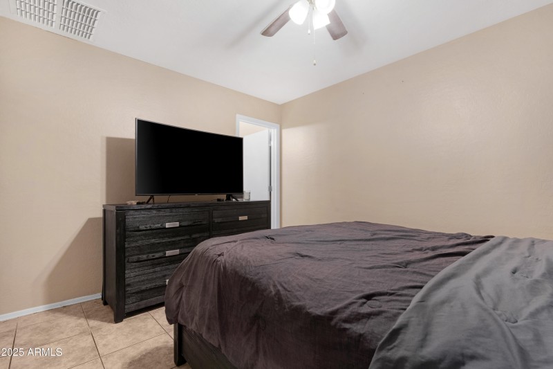 Master Bed 3