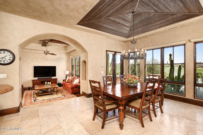 Kitchen dining/family room
