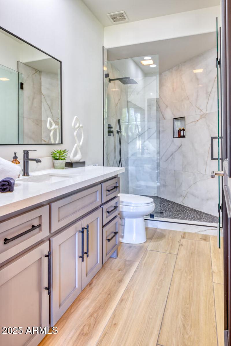 Junior Suite Bathroom