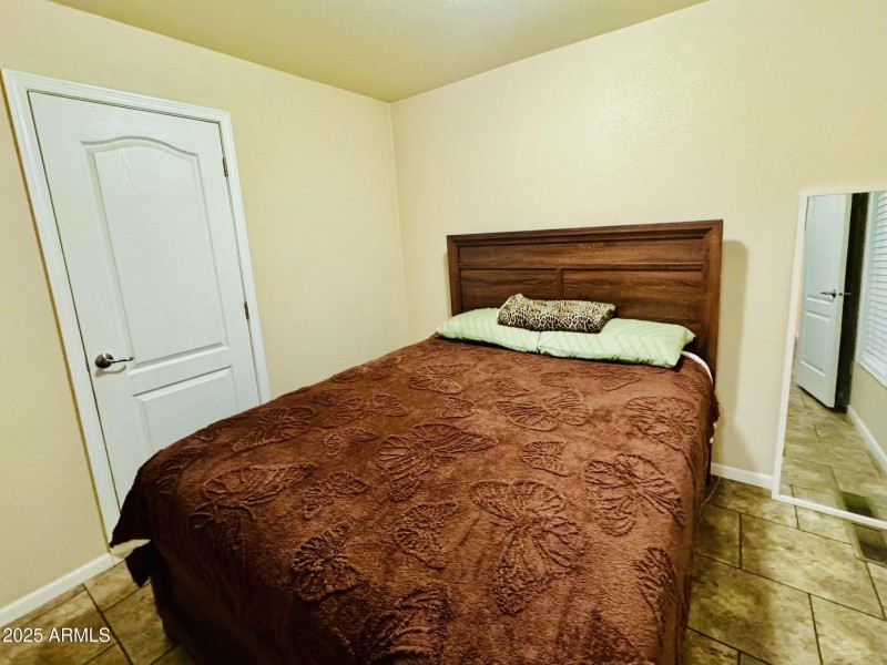 2 Bed Your Go-To Realtor