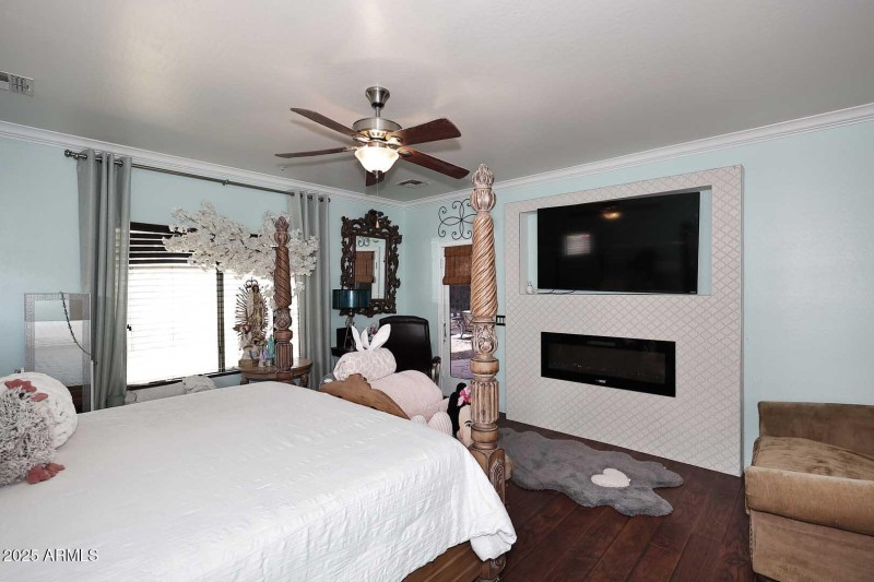 Primary Bedroom2